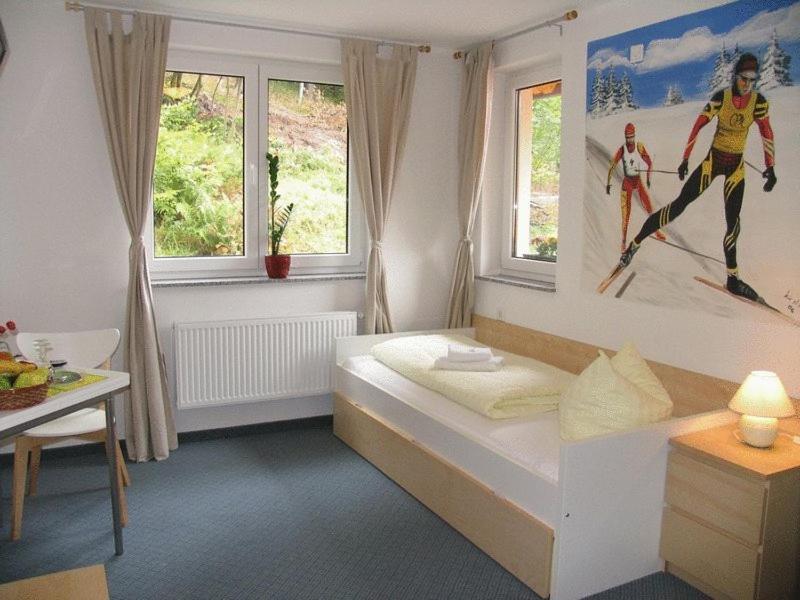Hotel & Gasthaus Sterngrund Zella-Mehlis Pokoj fotografie